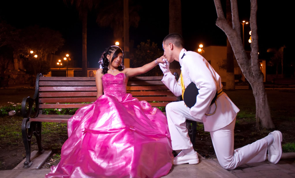 SERVICIO DE FOTOGRAFÍA PARA QUINCE AÑOS LIMA PERÚ